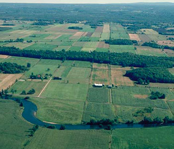 Vu aerienne de la vallee de la Chateauguay sud-ouest de Montreal